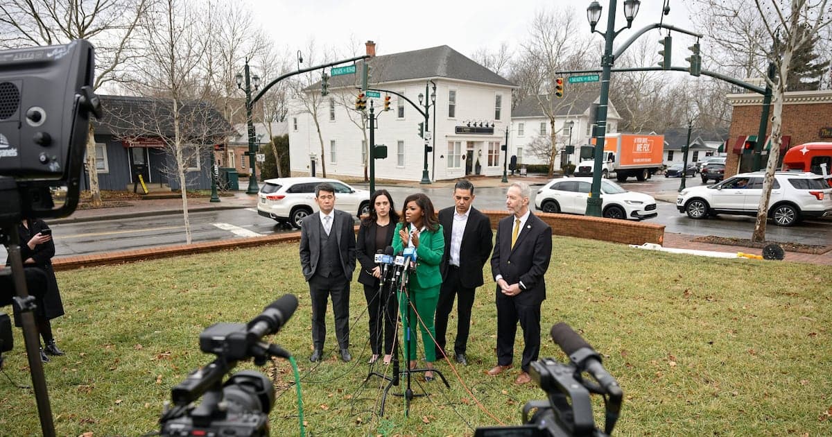 Millonario Wexner admite visita a isla de Epstein