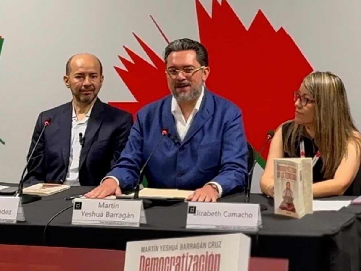 En la FIL, libro denuncia la cruel brecha digital mexicana