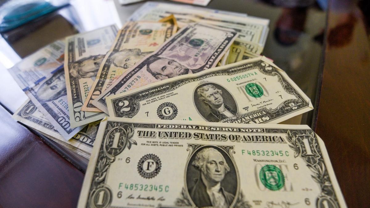 El peso se debilita: el dólar caro golpea el bolsillo de la gente