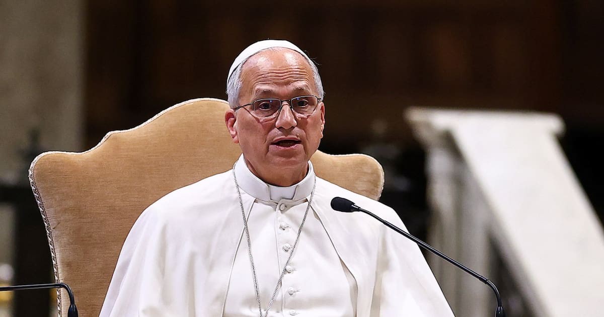 Papa León XIV ya camina y come con normalidad tras su operación de pulmón